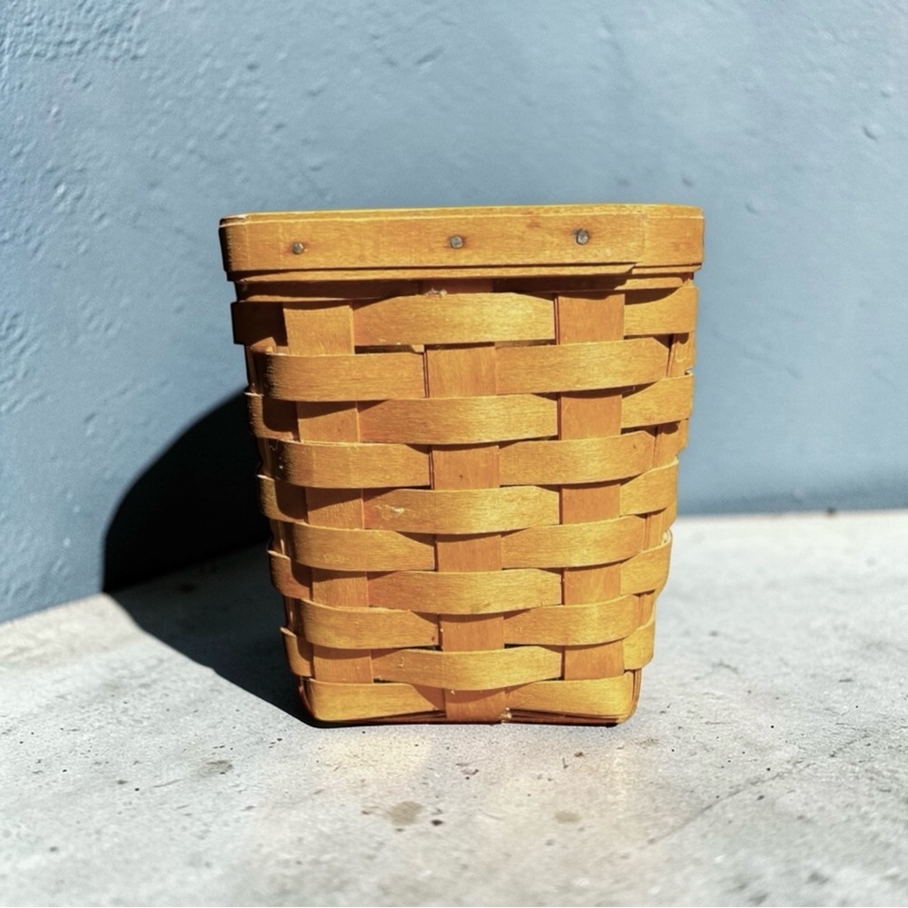 🌻Longaberger Handwoven Square basket / Utensil Divider With Plastic Insert